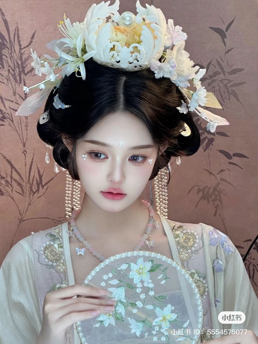 Embracing Traditional Elegance:The New Wave of Qipao-Inspired Dress