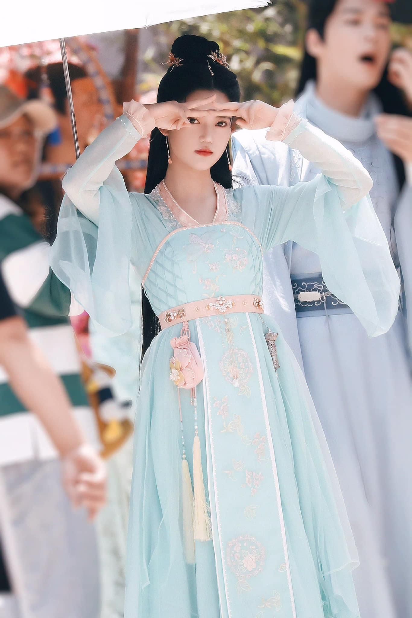 Ancient Chinese Beauty in Modern Times:The Revival of Hanfu Shoes for Women Ancient Chinese Beauty in Modern Times:The Revival of Hanfu Shoes for Women