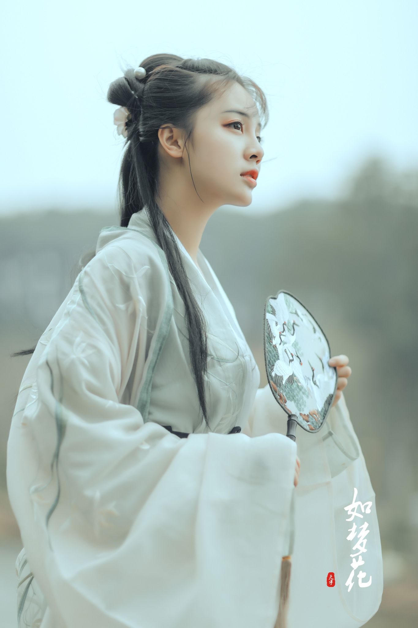 Siting Qipao:The Elegance of Jing Tian Siting Qipao:The Elegance of Jing Tian