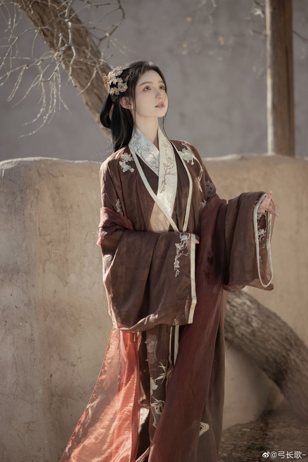 Ancient Hanfu Fashion:The Enchanting Style of Female Students in Traditional Chinese Attire