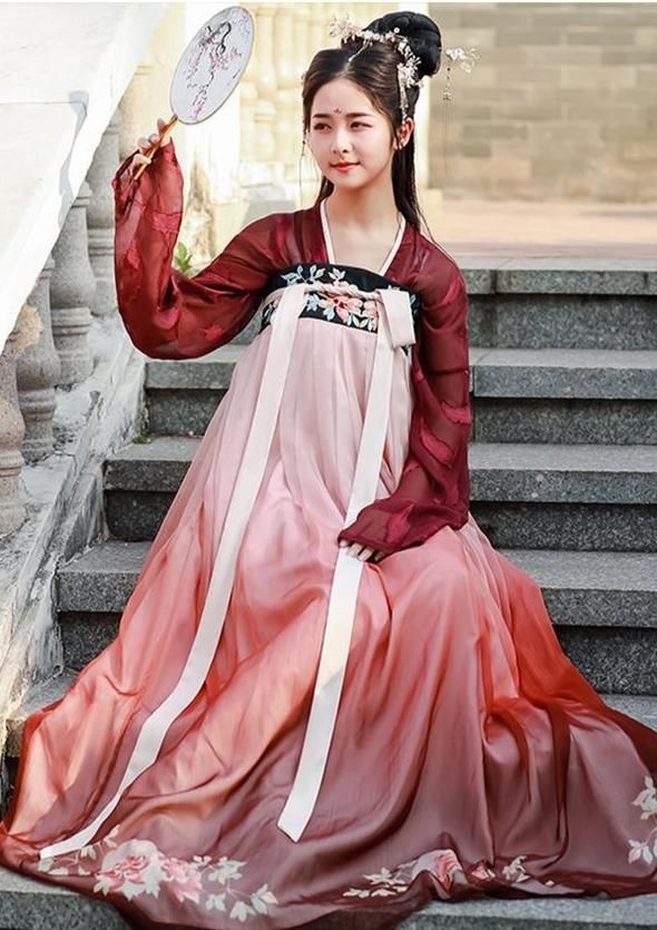 Original Hanfu Fashion:The Embracing Beauty of Xiudian Original Hanfu Fashion:The Embracing Beauty of Xiudian