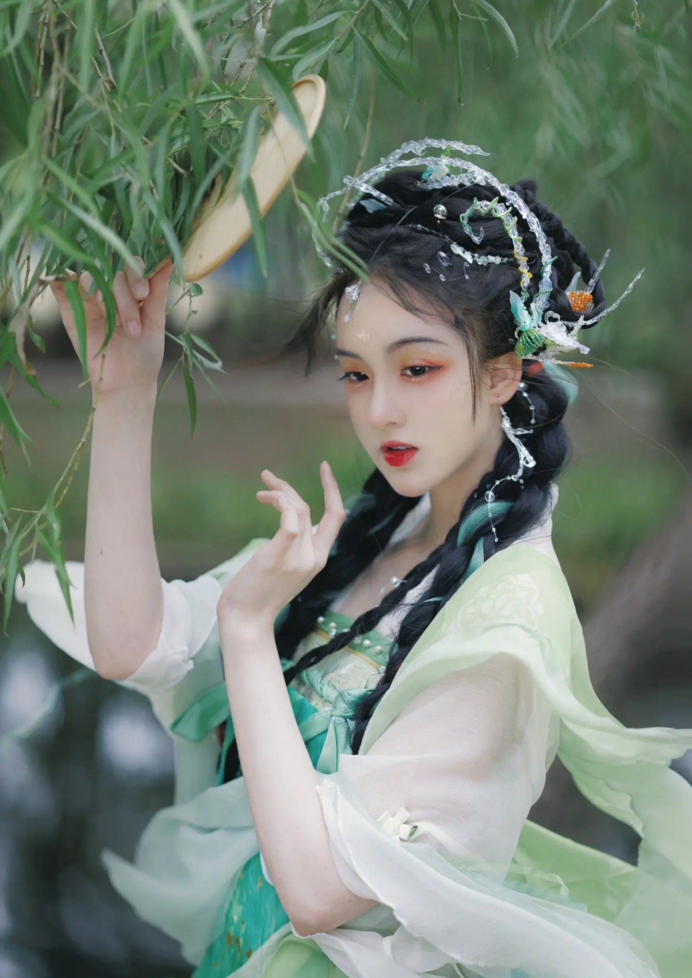 Shanghais New Qipao Fashion:The Elegance of the阔太太 Shanghais New Qipao Fashion:The Elegance of the阔太太