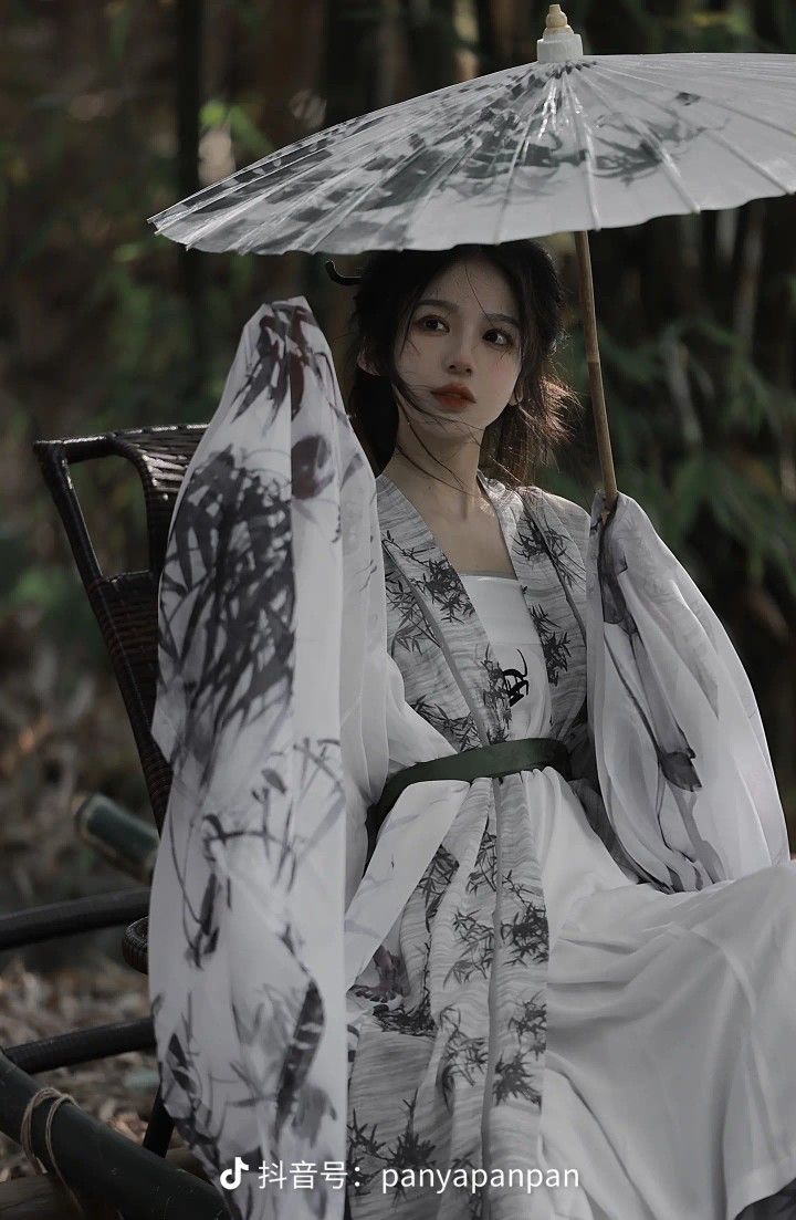 Summer Styling with Hanfu Knee-High Boots:A Guide for Women