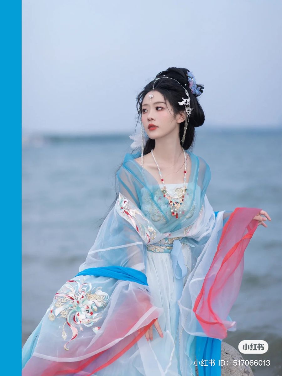 Embracing Tradition:The Journey of a Pregnant Mama in Hanfu Fashion Embracing Tradition:The Journey of a Pregnant Mama in Hanfu Fashion