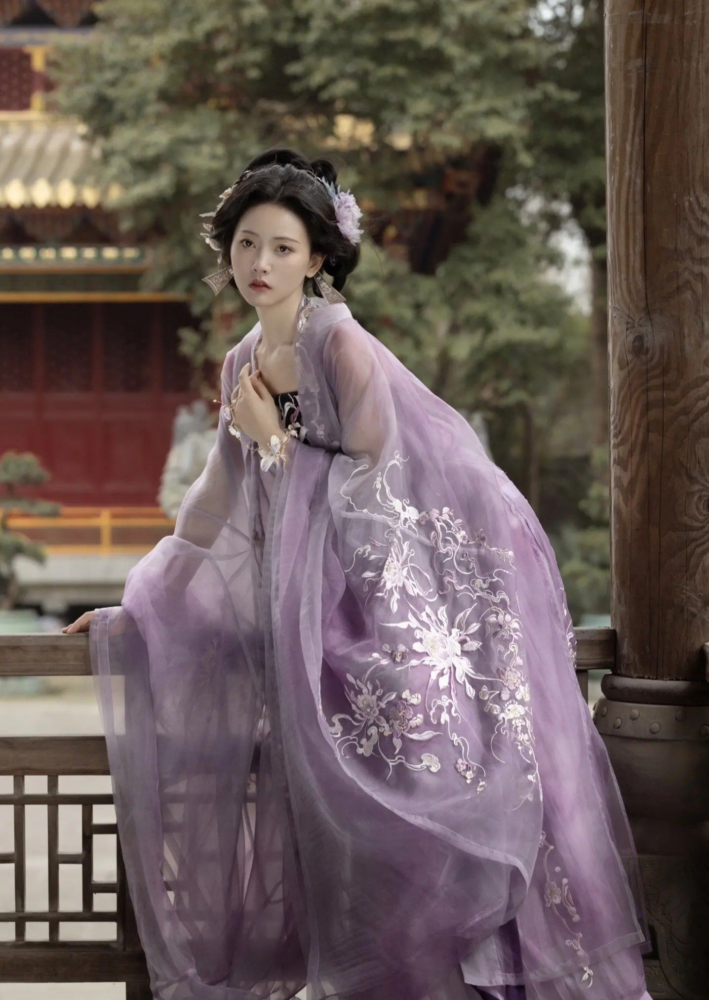 Earring-Free Elegance:The Rise of Hanfu Ear Clips without Ear Piercings Earring-Free Elegance:The Rise of Hanfu Ear Clips without Ear Piercings