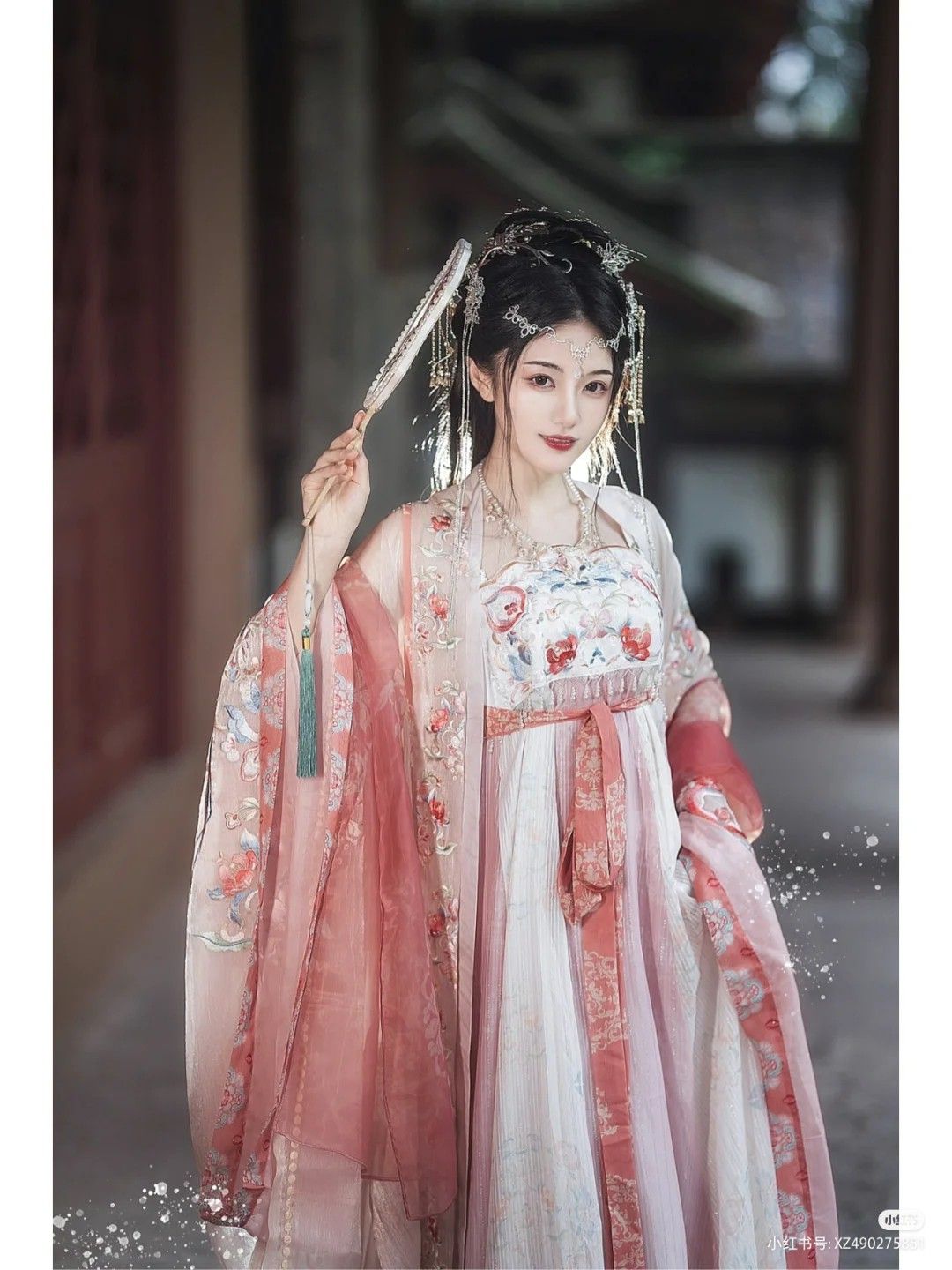 Ethereal Elegance:The Long Cheongsam as a Symbol of Grace and Dignity Ethereal Elegance:The Long Cheongsam as a Symbol of Grace and Dignity