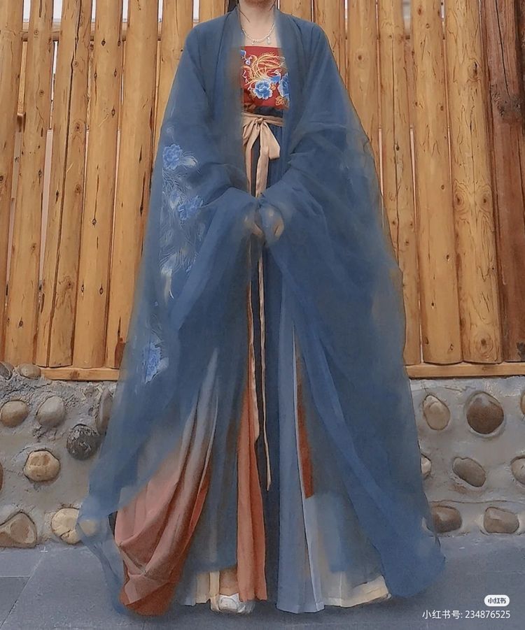 The Allure of Traditional Hooded Tangsuits:A Journey into Chinese Heritage Fashion The Allure of Traditional Hooded Tangsuits:A Journey into Chinese Heritage Fashion