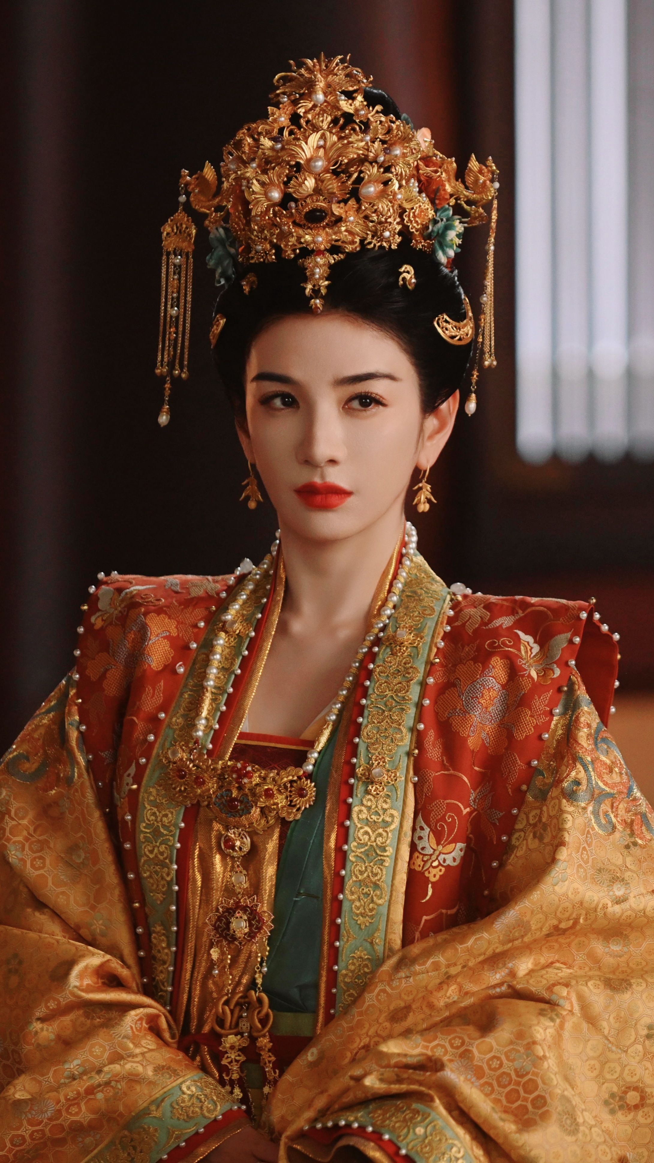 Embroidered Cheongsam:A 2021 Fashion Statement