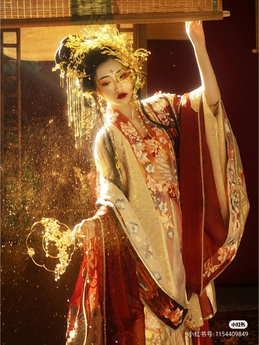 The Journey of a Nine-Year-Old into the World of Hanfu Chinese Traditional Clothing) The Journey of a Nine-Year-Old into the World of Hanfu Chinese Traditional Clothing)