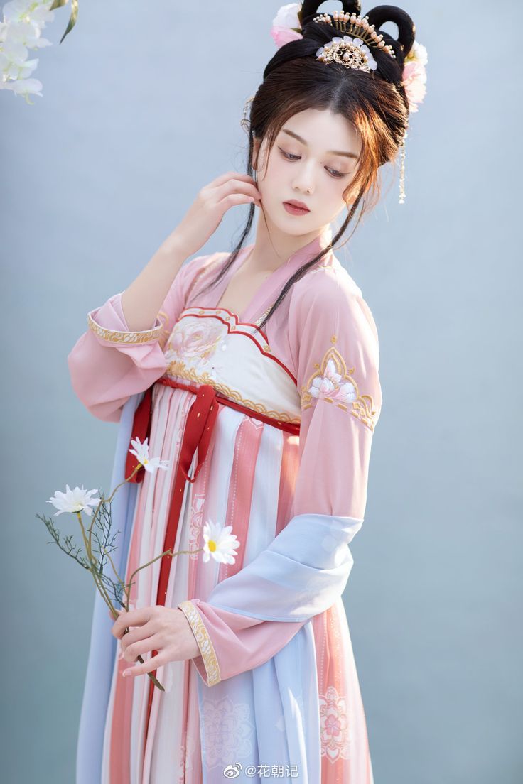 The Enchantment of a Long Purple Cheongsam:A Tale of Elegance and Tradition The Enchantment of a Long Purple Cheongsam:A Tale of Elegance and Tradition