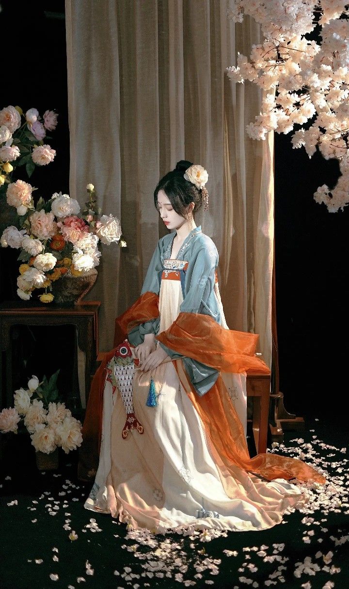 Modernizing Traditional Tangsuits for Women in Autumn Winter Fashion