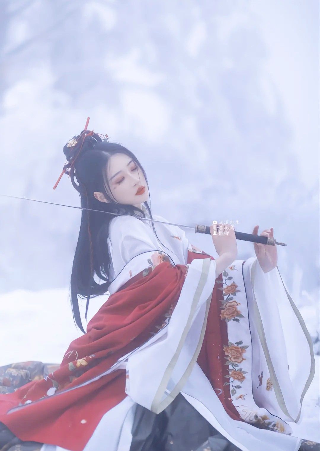 Ethereal Dominance:The Enchanting Journey of a汉服Female in Ancient Style Ethereal Dominance:The Enchanting Journey of a汉服Female in Ancient Style