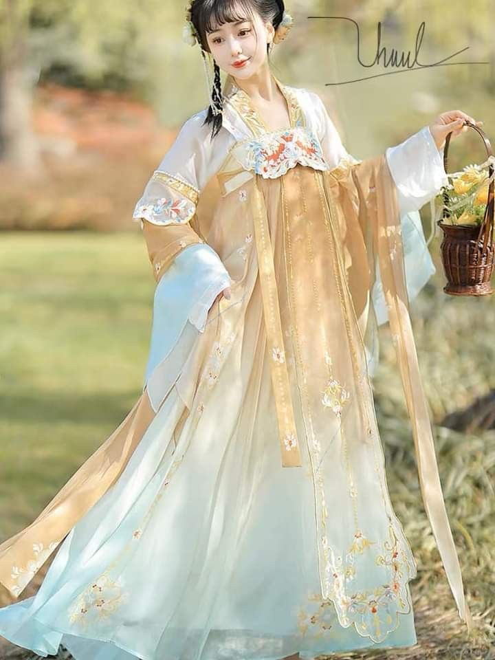 Traditional Chinese Clothing:Embracing the Splendid Heritage of Eastern Elegance