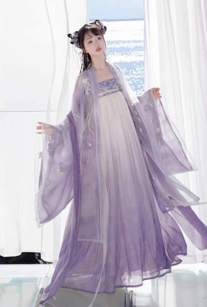 The Rise of Traditional Chinese Fashion:The Allure of National Chic Cheongsam with Long Sleeves The Rise of Traditional Chinese Fashion:The Allure of National Chic Cheongsam with Long Sleeves