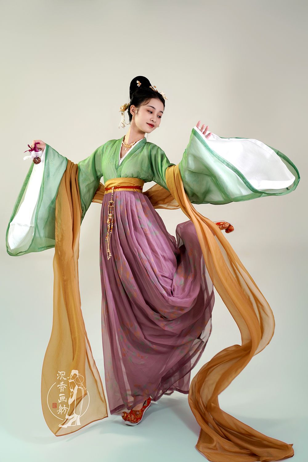 The Splendor of Tang Dynasty in the Ever-Glowing City:A Study on Tang Clothing The Splendor of Tang Dynasty in the Ever-Glowing City:A Study on Tang Clothing