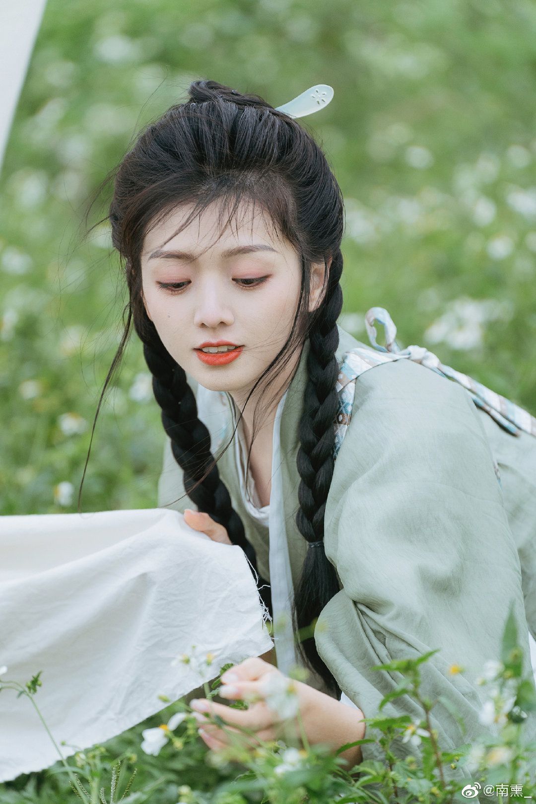 Elegant Hanfu Womens Adult Tops:A Journey into Traditional Chinese Beauty Elegant Hanfu Womens Adult Tops:A Journey into Traditional Chinese Beauty