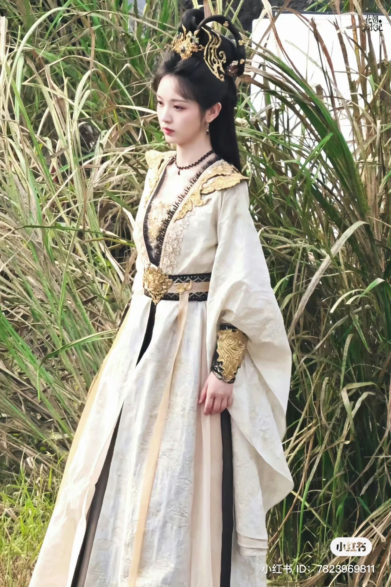 Zhongling Chronicles:The Revival of Hanfu Fashion in Modern Times Zhongling Chronicles:The Revival of Hanfu Fashion in Modern Times