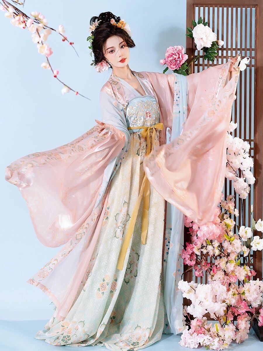 The Bridal Hair Accessories of Hanfu Traditional Chinese Wedding