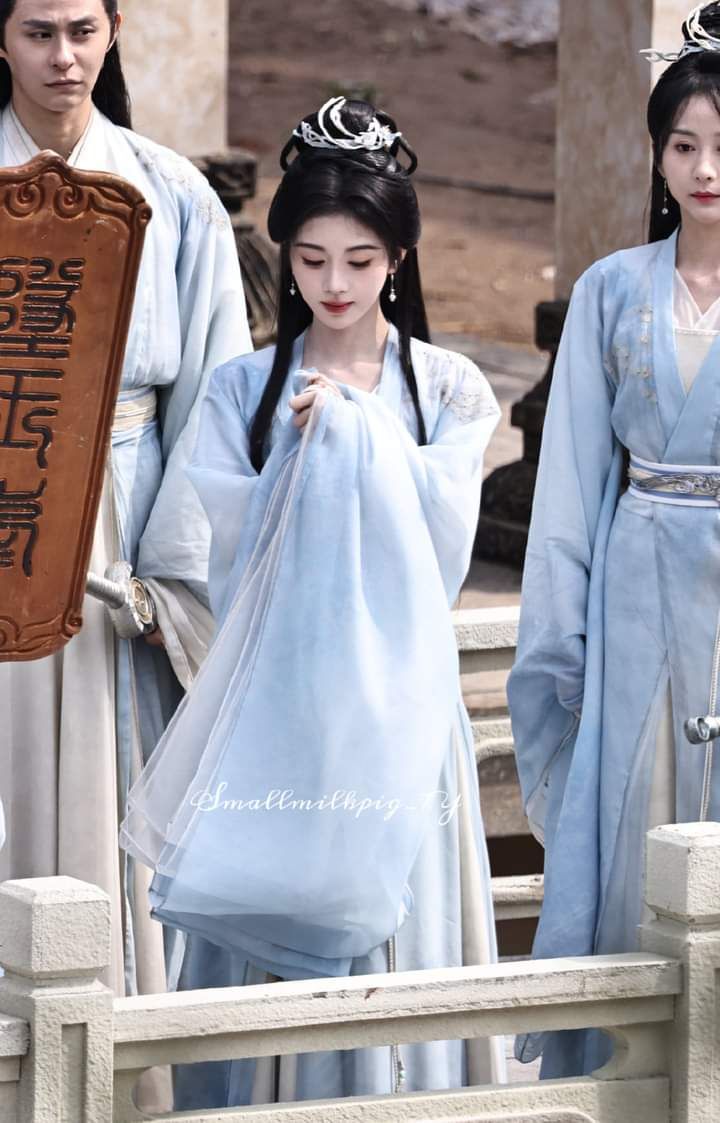 Purple Hanfu Headdress for Children:A Glimpse into the Traditional Beauty Purple Hanfu Headdress for Children:A Glimpse into the Traditional Beauty