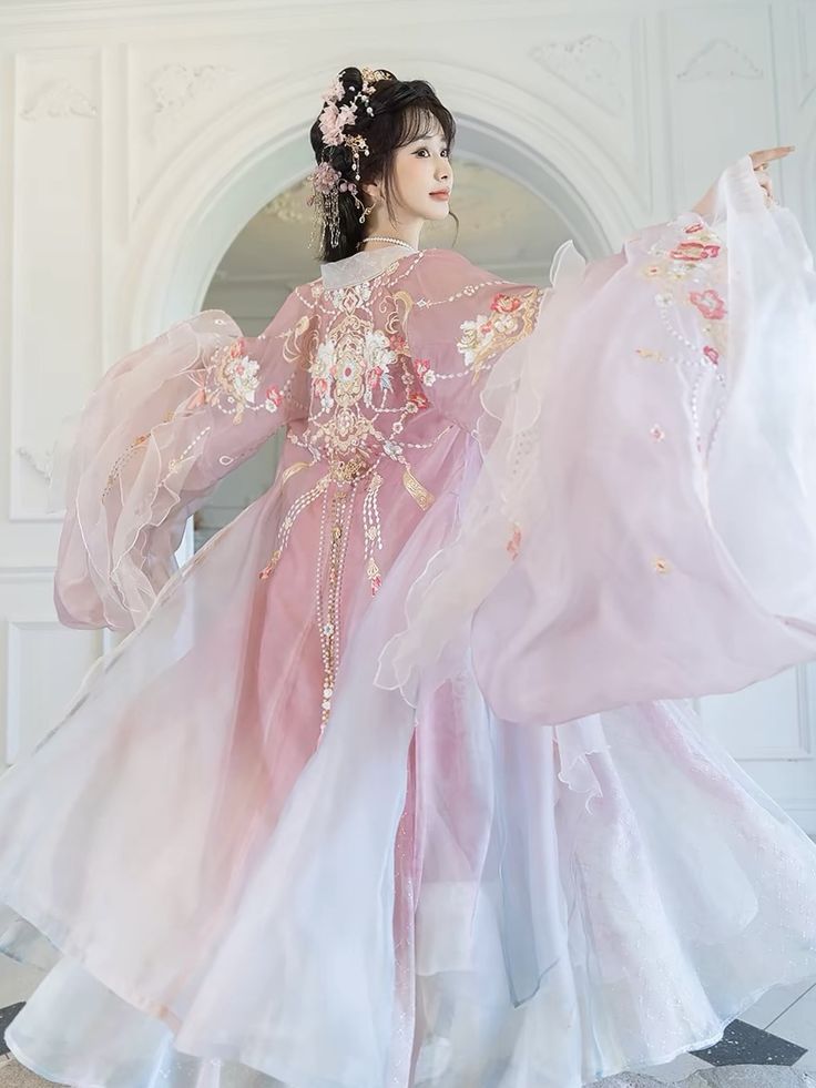 Long-Style Silk Qipao with Mulberry Silk for a Splendid Elegance Long-Style Silk Qipao with Mulberry Silk for a Splendid Elegance