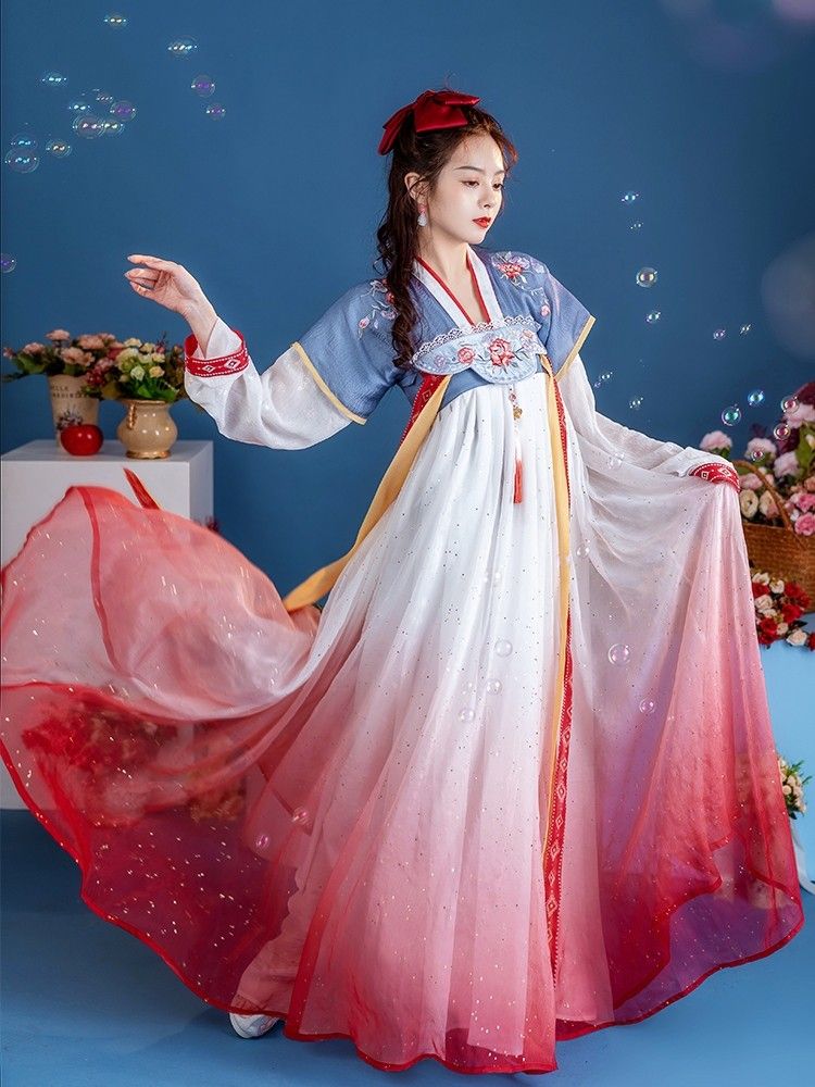 Embracing Modernity in a Reimagined Cheongsam Merging with Fish Tail Skirt Embracing Modernity in a Reimagined Cheongsam Merging with Fish Tail Skirt