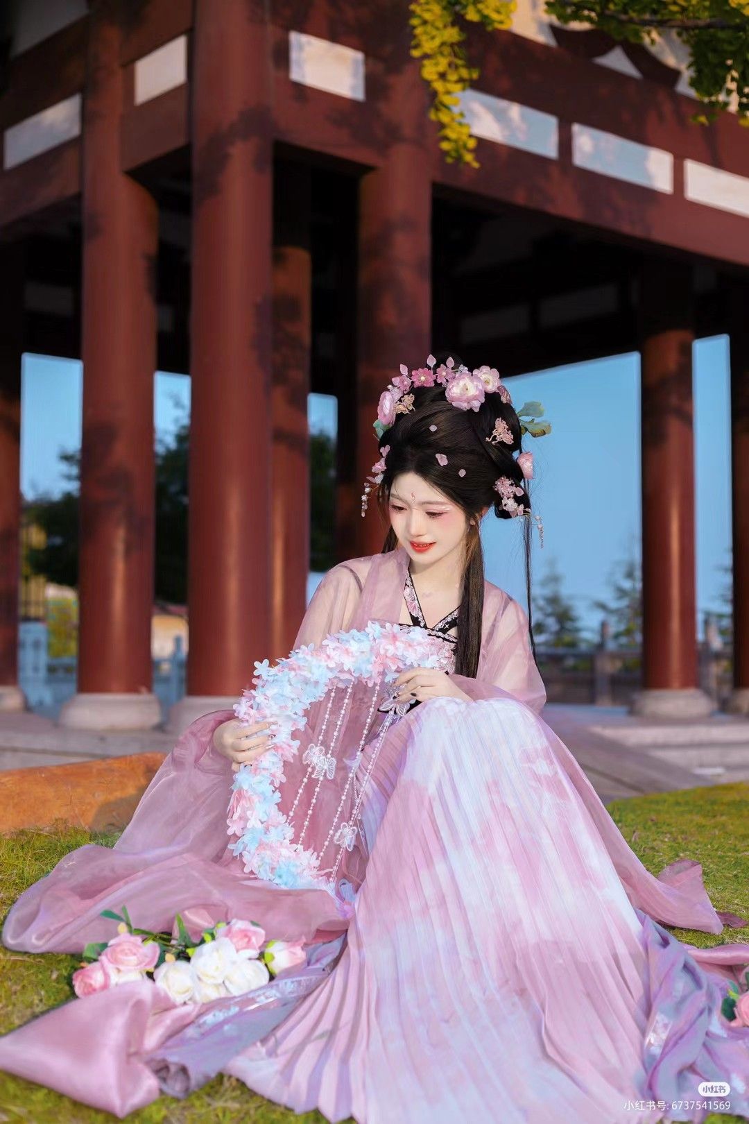 The Charm of a Petite Woman in a Cheongsam:A Toast to Her Grace and Elegance The Charm of a Petite Woman in a Cheongsam:A Toast to Her Grace and Elegance