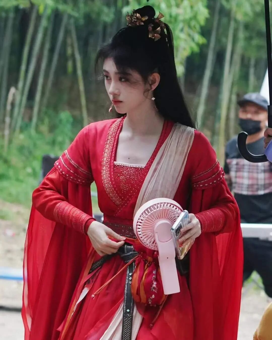 The Enigma of a Martial Arts古装女 Warrior:Swords and Silk in Ancient China The Enigma of a Martial Arts古装女 Warrior:Swords and Silk in Ancient China