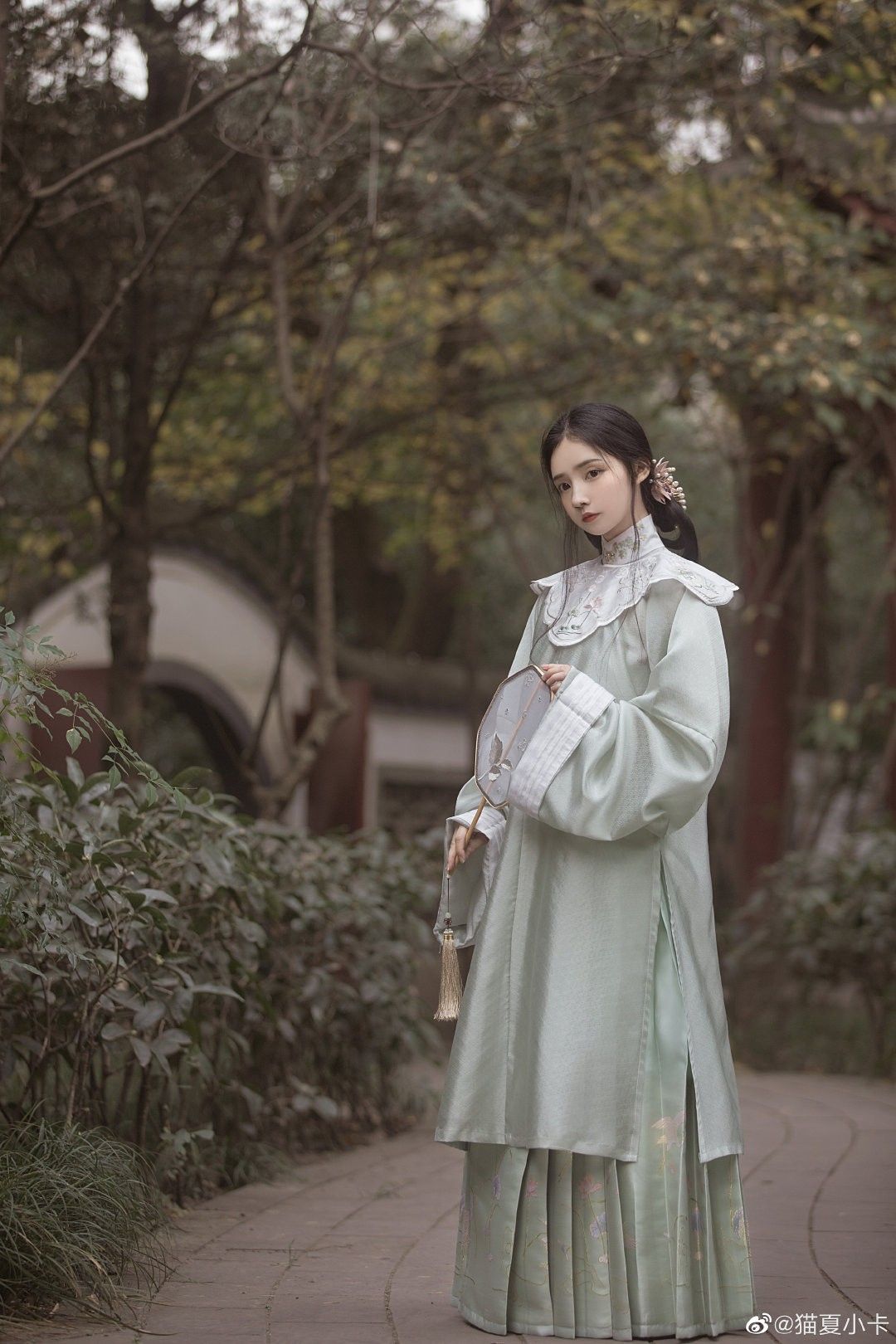 Commuting in Light Hanfu Han Elements Fashion for Summer Commuting in Light Hanfu Han Elements Fashion for Summer