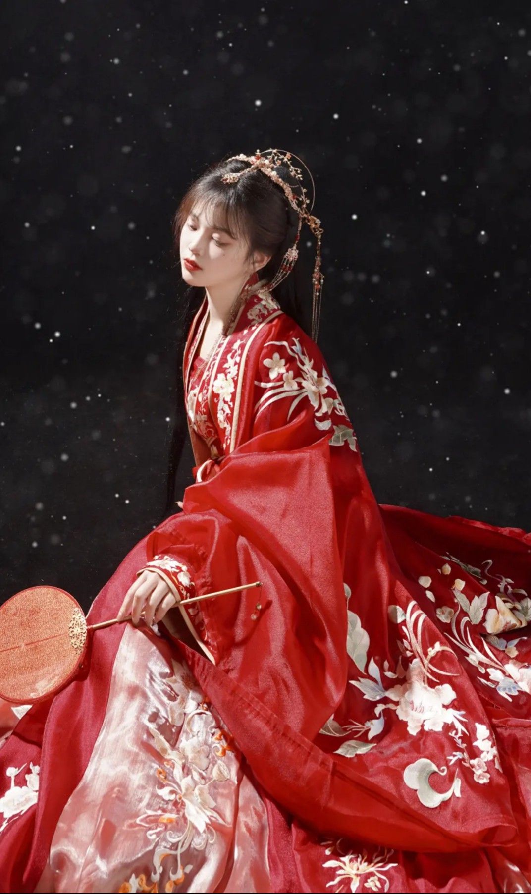The Rise of Modern Chinese Cheongsam:Champagne Elegance The Rise of Modern Chinese Cheongsam:Champagne Elegance