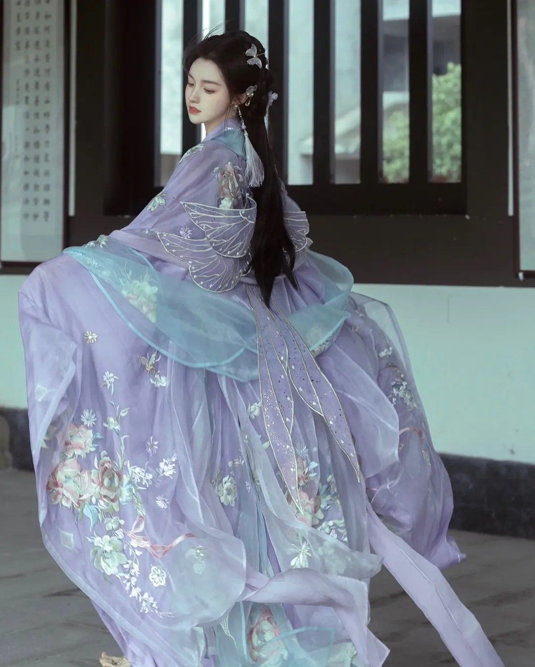 Chinese Womens Tang Costume:Embracing the Essence of Traditional Elegance Chinese Womens Tang Costume:Embracing the Essence of Traditional Elegance