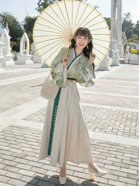Summer Hanfu Fashion for 10-Year-Old Girls in Grade Four Summer Hanfu Fashion for 10-Year-Old Girls in Grade Four