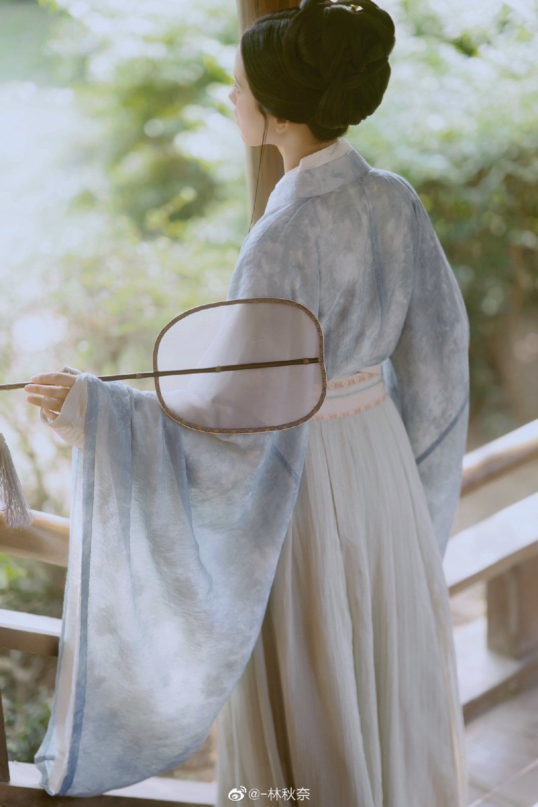 The Evolution of Engagement Gowns:Embracing the Traditional Beauty of Womens Cheongsam