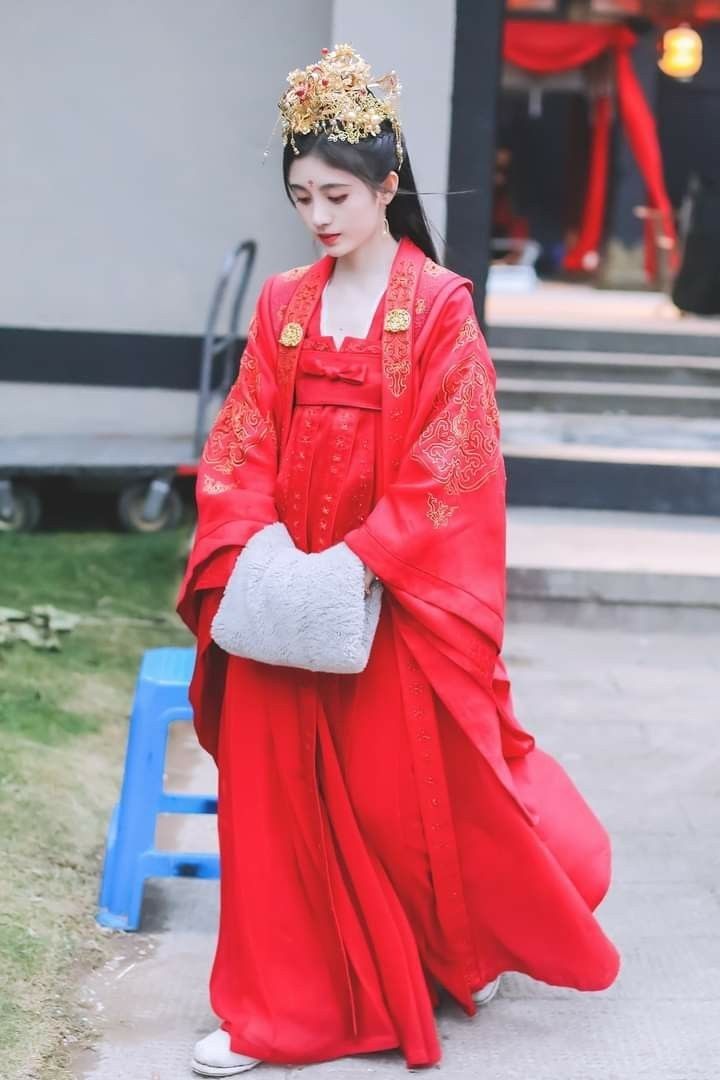 The Splendor of Tang-Style Hanfu:The Essence of Cotton and Hemp The Splendor of Tang-Style Hanfu:The Essence of Cotton and Hemp