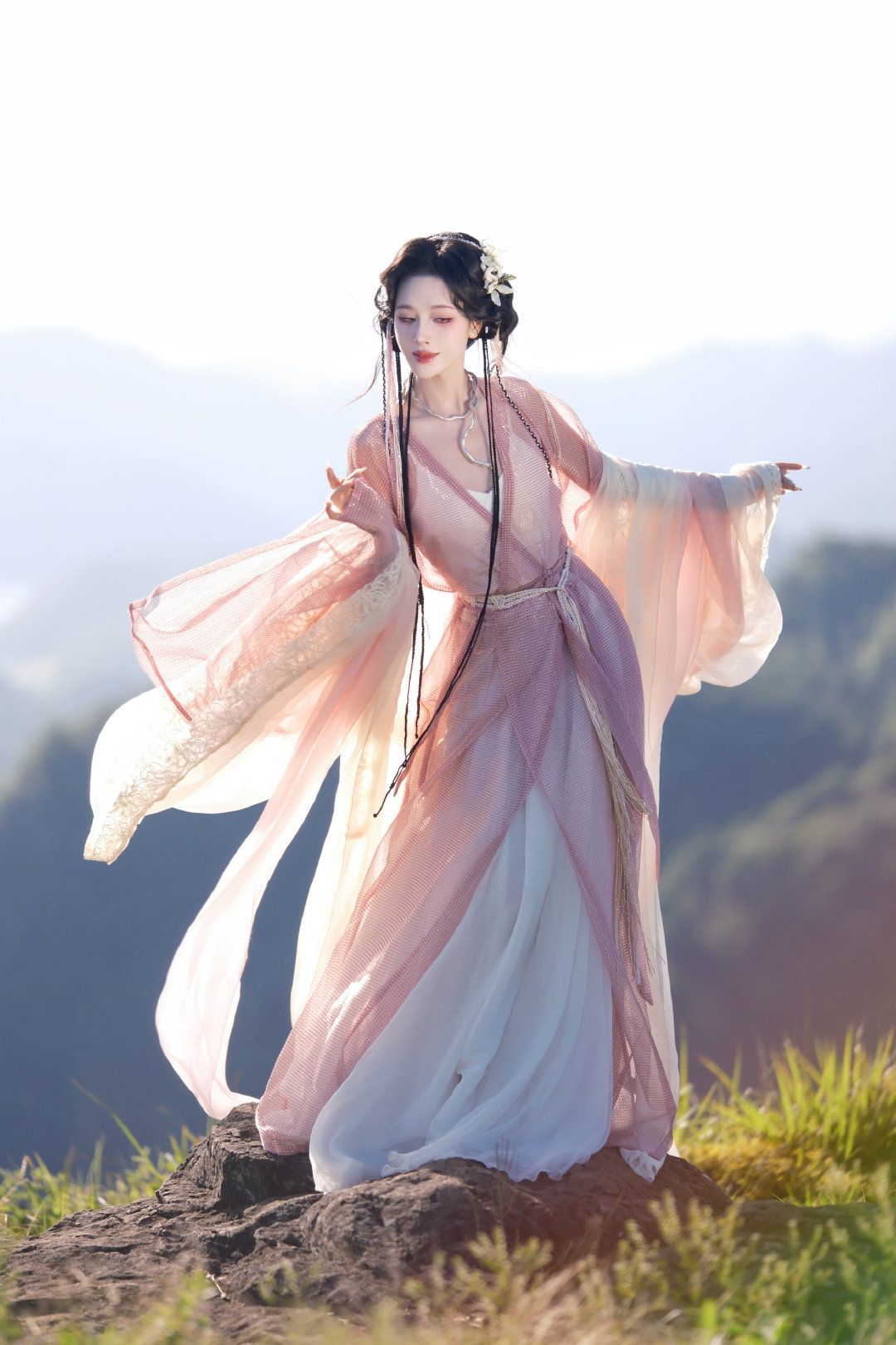 Mongolian Cheongsam Women:Embracing Tradition and Modernity Mongolian Cheongsam Women:Embracing Tradition and Modernity
