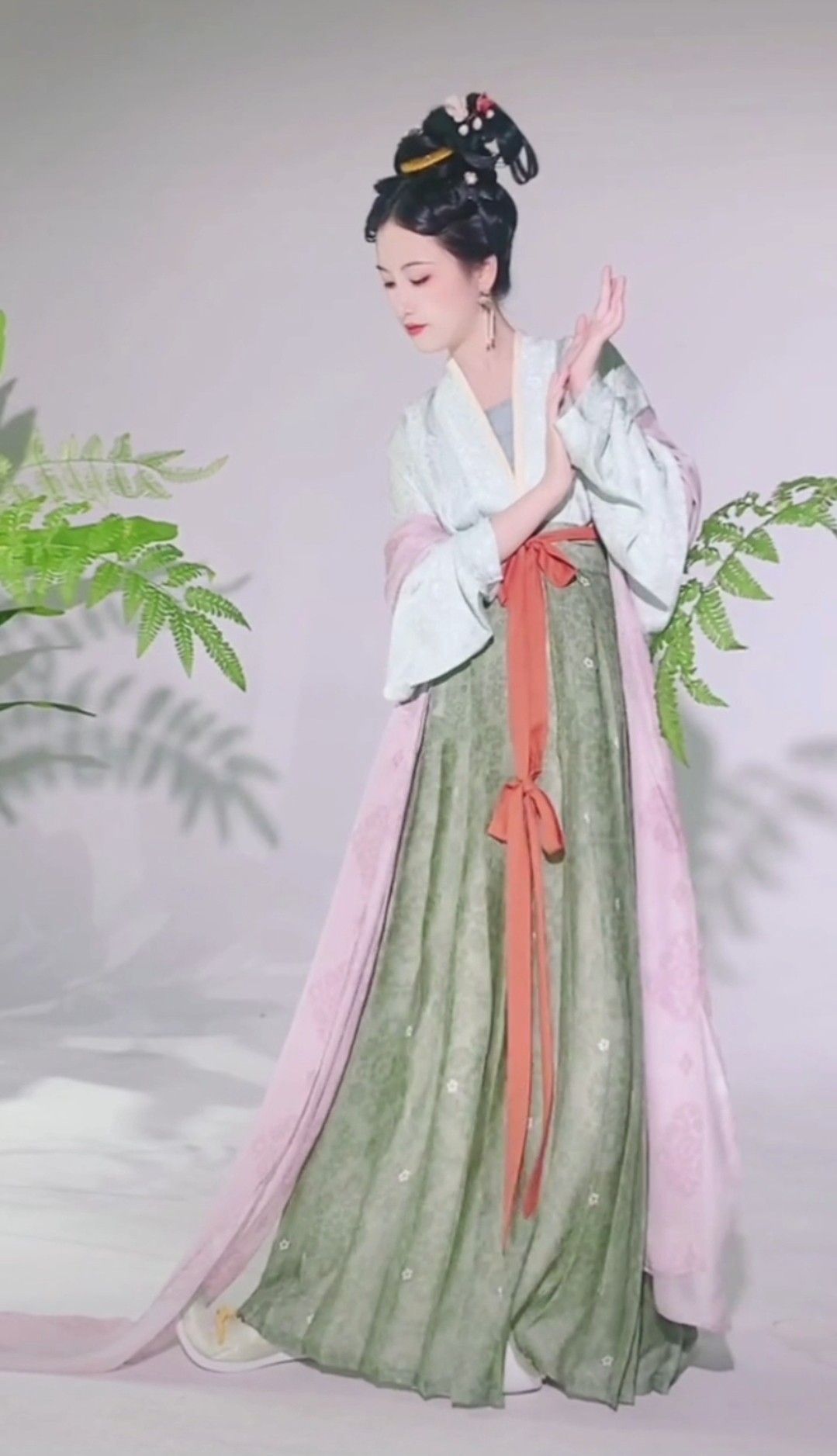 Summer 2024 Youth Cheongsam Fashion:A New Look for the Youth