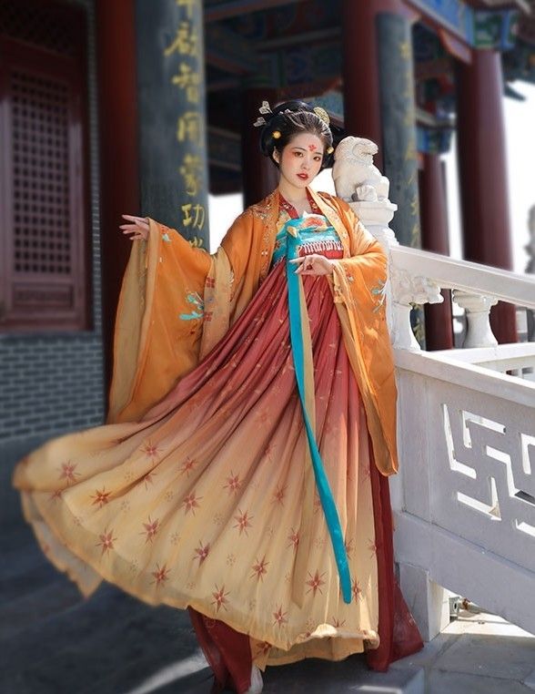 Embracing the Originality of Hanfu:The Story of Xiyuan Embracing the Originality of Hanfu:The Story of Xiyuan