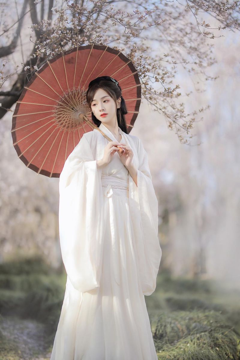 The Mamen Dress:A Cultural Icon of Chinese Traditional Clothing The Mamen Dress:A Cultural Icon of Chinese Traditional Clothing