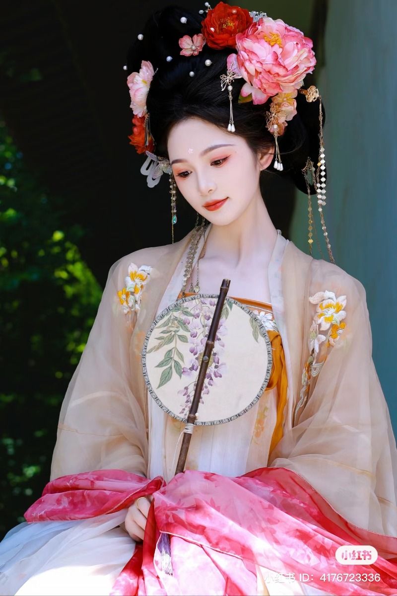 The Elegance of Hanfu Womens Blouses:A Journey into Traditional Chinese Beauty The Elegance of Hanfu Womens Blouses:A Journey into Traditional Chinese Beauty