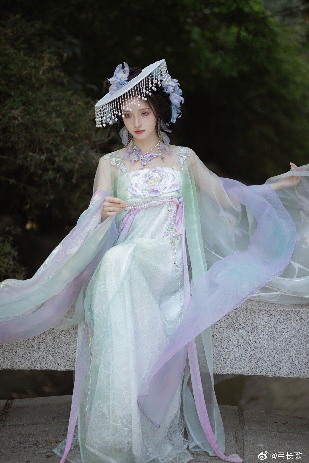The Guardian in Hanfu:A Tale of a Warrior Woman in Ancient China The Guardian in Hanfu:A Tale of a Warrior Woman in Ancient China