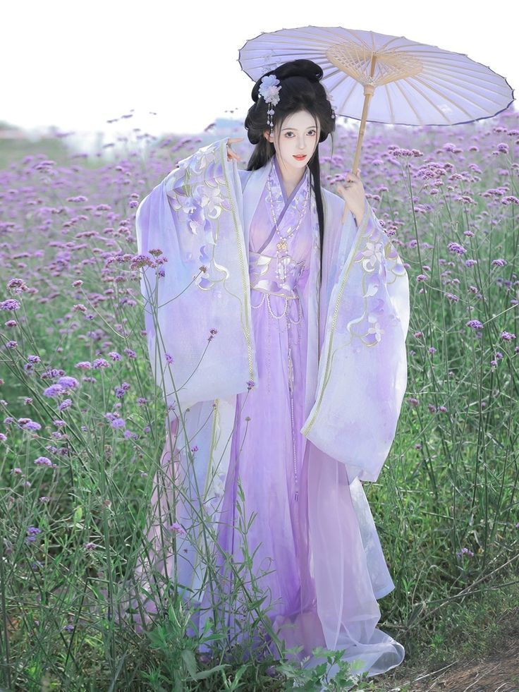 The Charm of Cheongsam with a Jacket:A Fashionable Blend of Traditional and Modern Elements