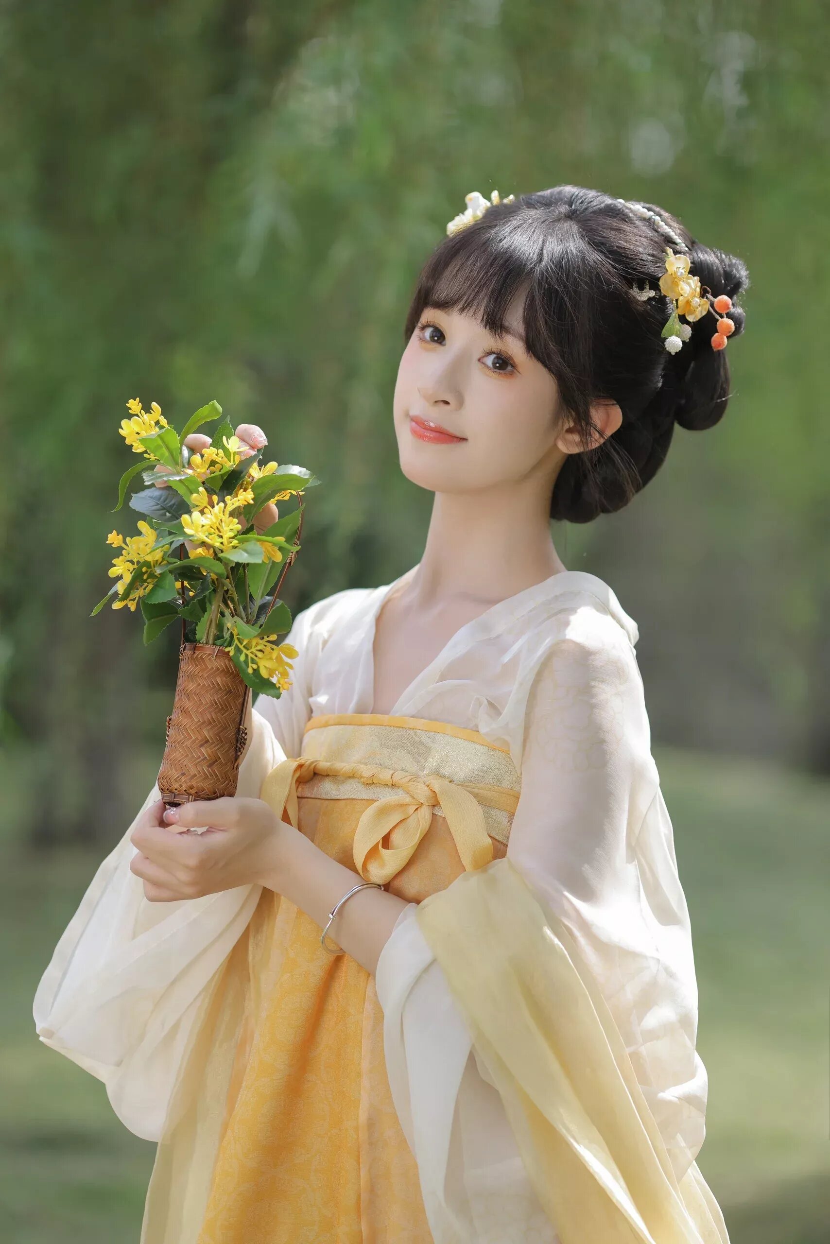 Embracing Traditional Elegance:Cheongsam-Inspired Womens New Chinese-Style Blouse with Long Skirt Embracing Traditional Elegance:Cheongsam-Inspired Womens New Chinese-Style Blouse with Long Skirt