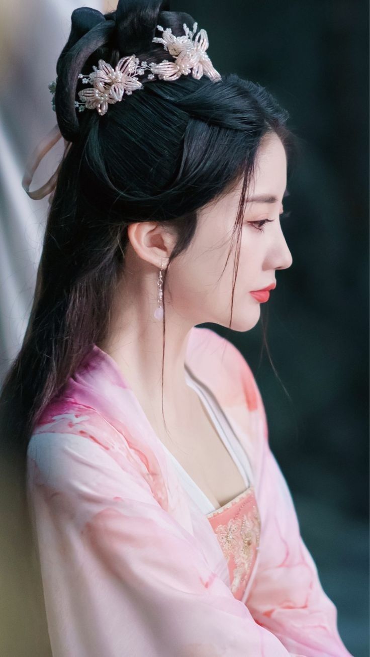 Chinese New Year Celebration:A Girls Hanfu Traditional Outfit Chinese New Year Celebration:A Girls Hanfu Traditional Outfit