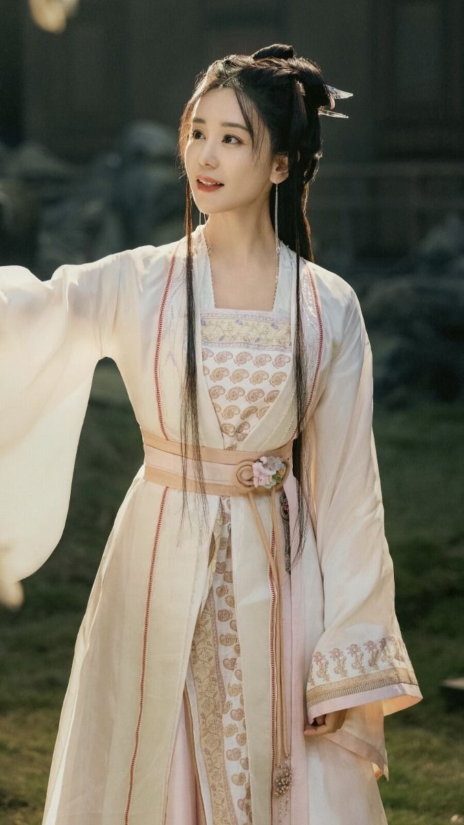 Silk Cheongsam and Mulberry Silk:A Tale of Traditional Elegance and Craftsmanship Silk Cheongsam and Mulberry Silk:A Tale of Traditional Elegance and Craftsmanship