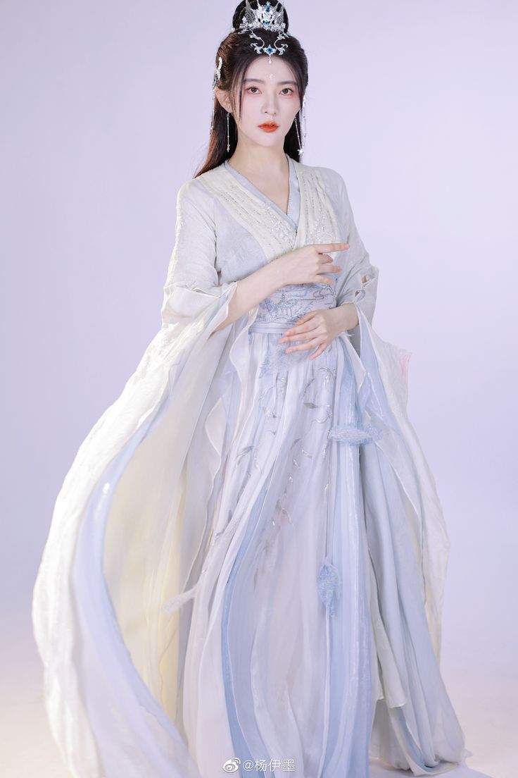 A Complete Guide to Traditional Chinese Hanfu Womens Clothing A Complete Guide to Traditional Chinese Hanfu Womens Clothing