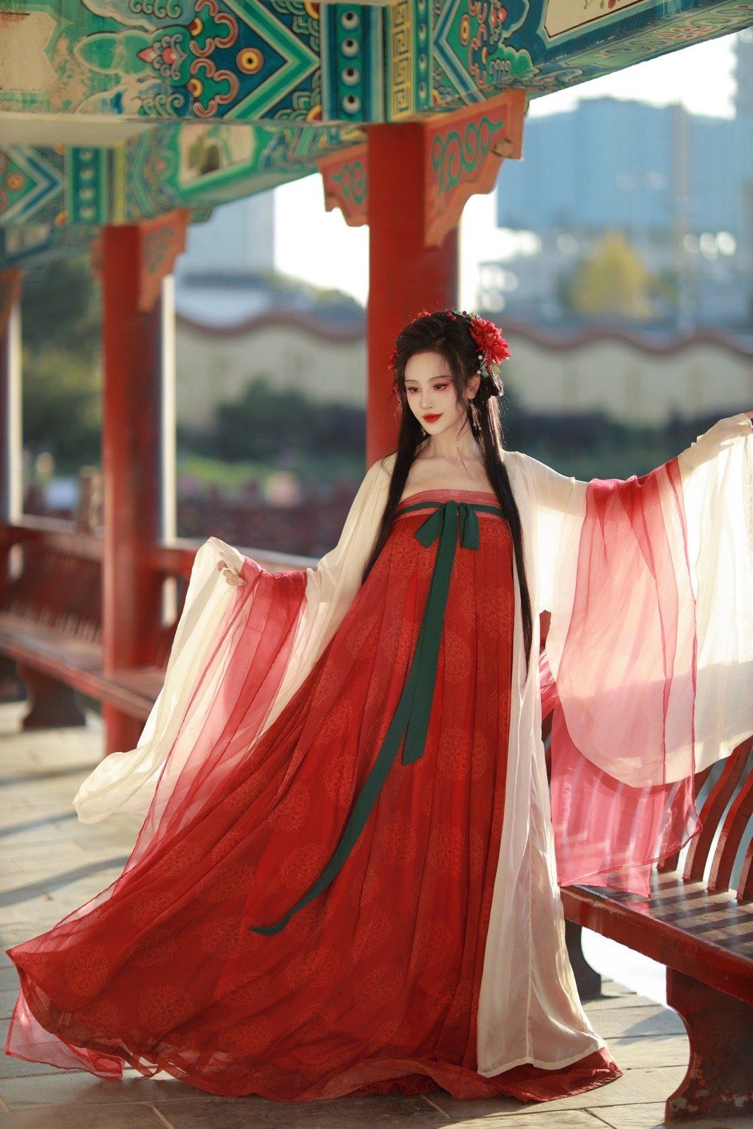 Dragon Year Celebration:A Winter汉服女童s Outfit Guide for the Chinese New Year
