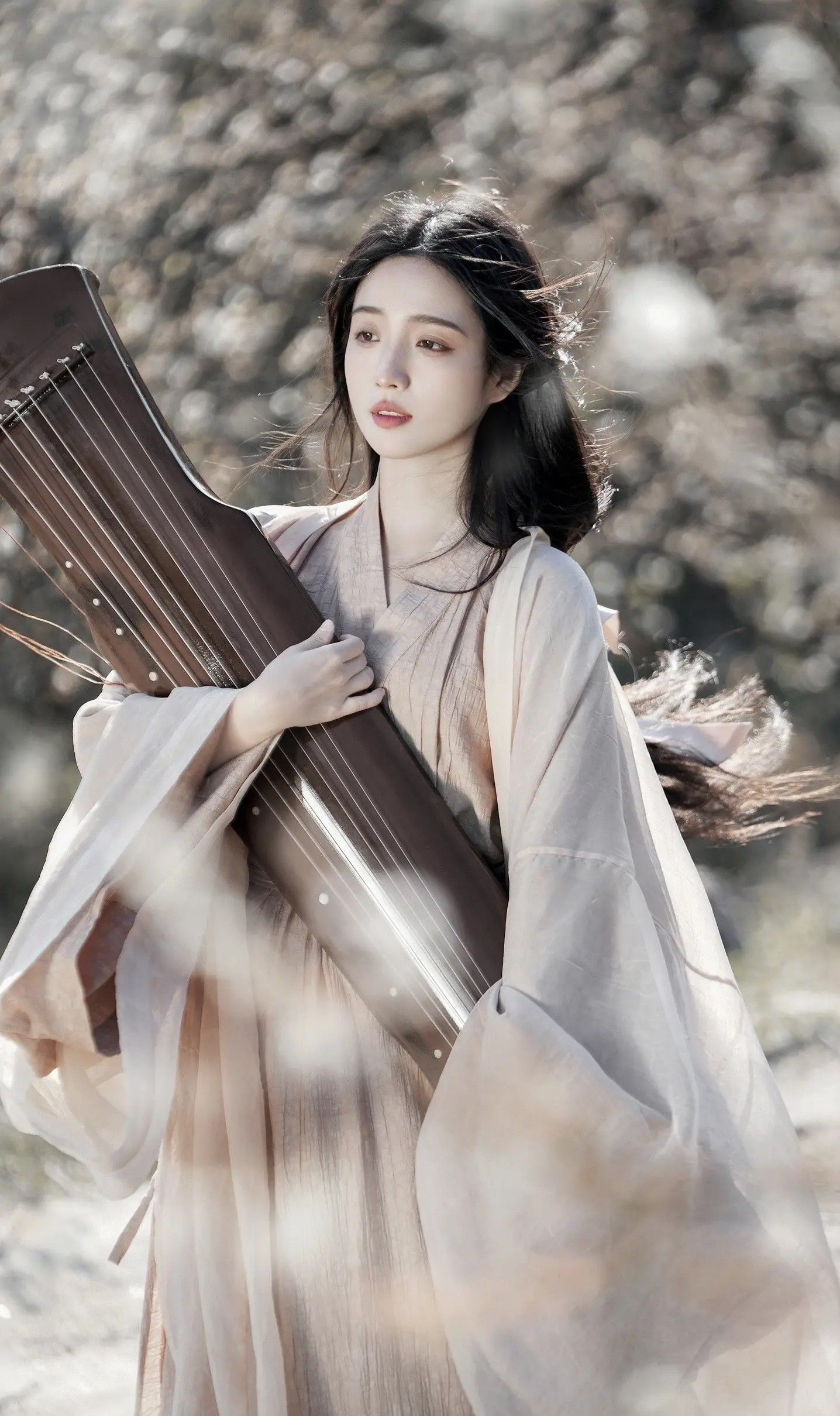Autumn Charm:The Elegance of Cheongsam in Autumns Embrace Autumn Charm:The Elegance of Cheongsam in Autumns Embrace