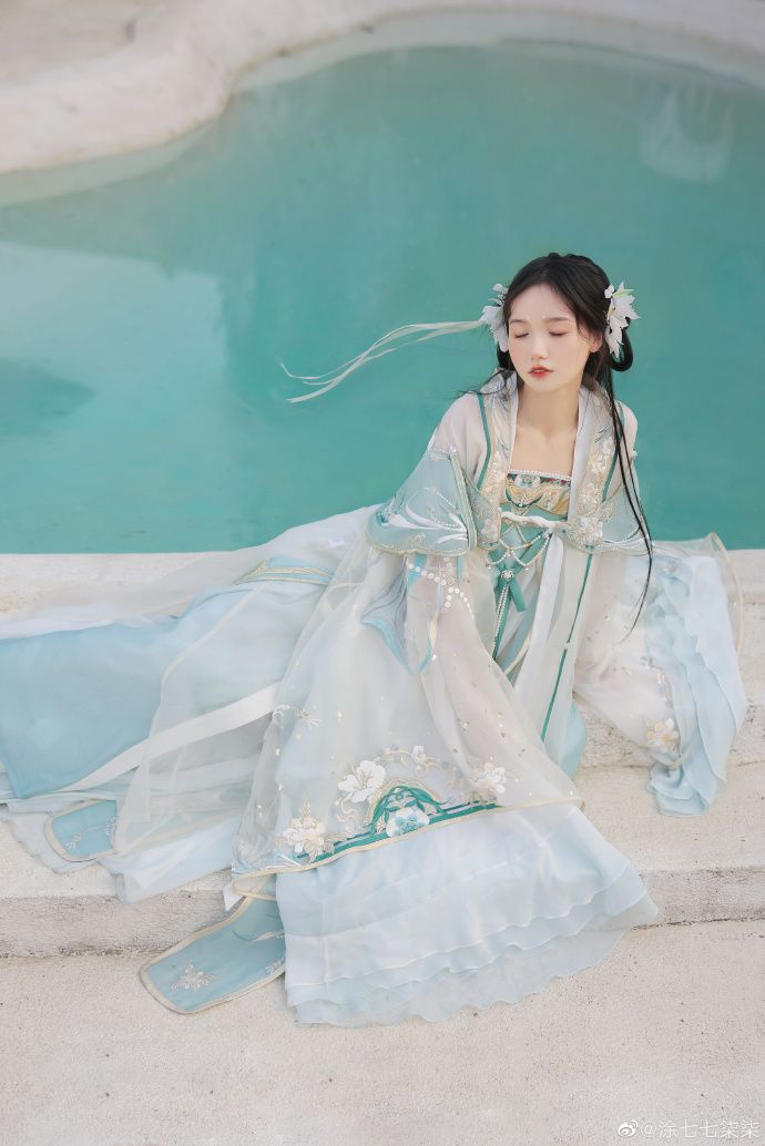 The Importance of Quality Hanfu Fabrics for Children The Importance of Quality Hanfu Fabrics for Children