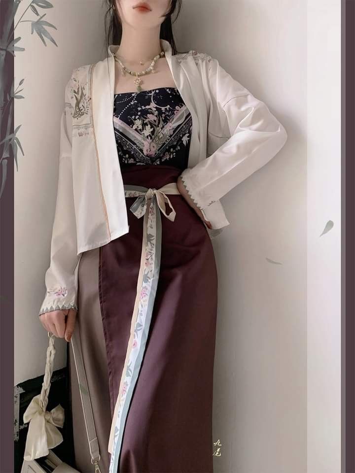 The Evolution of Aodai Cheongsam:A Cultural Journey Through Time The Evolution of Aodai Cheongsam:A Cultural Journey Through Time