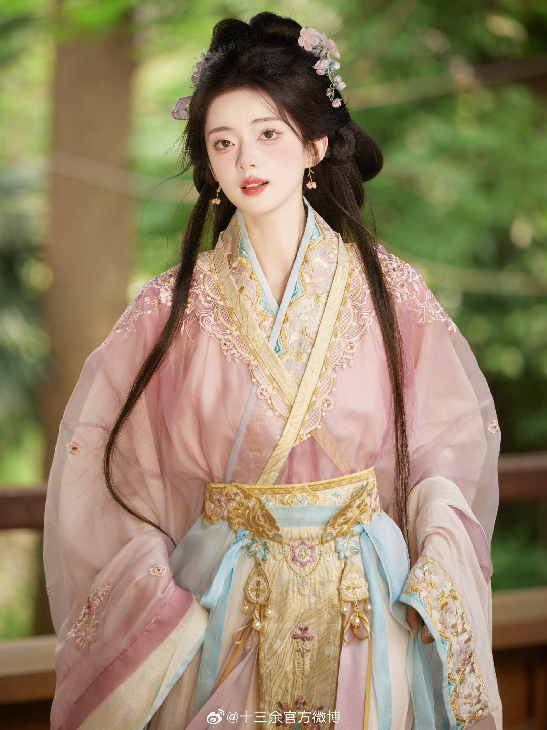 Leisure Qipao:A Glimpse into the Elegant and Casual Side of Traditional Chinese Fashion Leisure Qipao:A Glimpse into the Elegant and Casual Side of Traditional Chinese Fashion