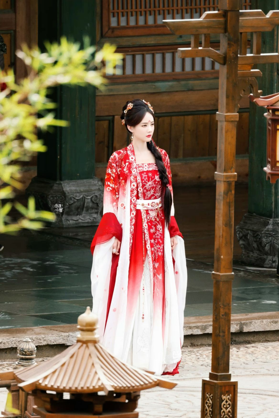 The Rise of Hanfu假发 Culture:Ancient Beauty in Modern Long Hairdos for Women